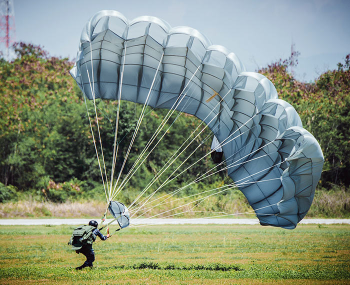 UseCase-Parachutes-Main